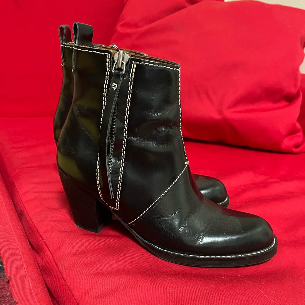 Acne Studios Pistol 39 Black patent leather boot contrast stitch